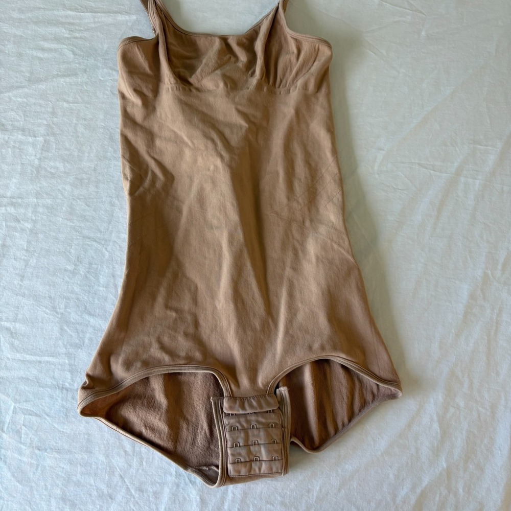 Leonisa Womens Tan Seamless Brief Tummy Control Bodysuit Shapewear Size M